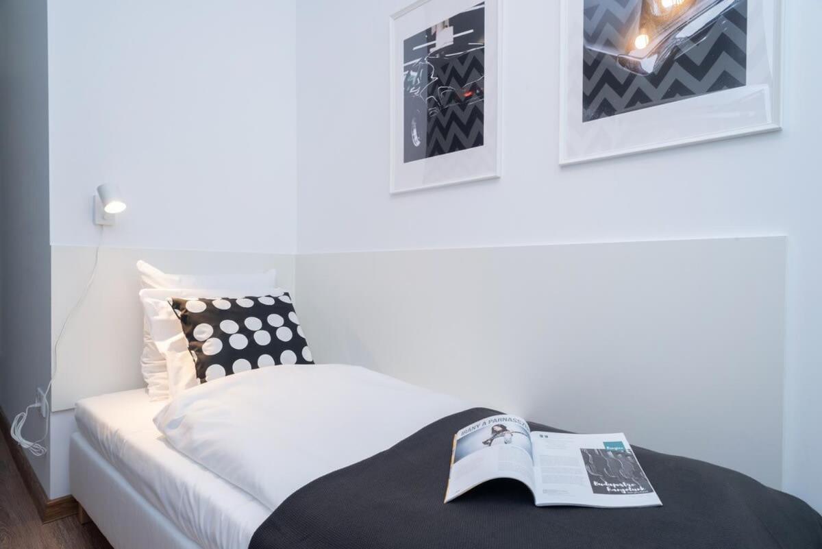 Stylish Under The Buda Castle Apartment *