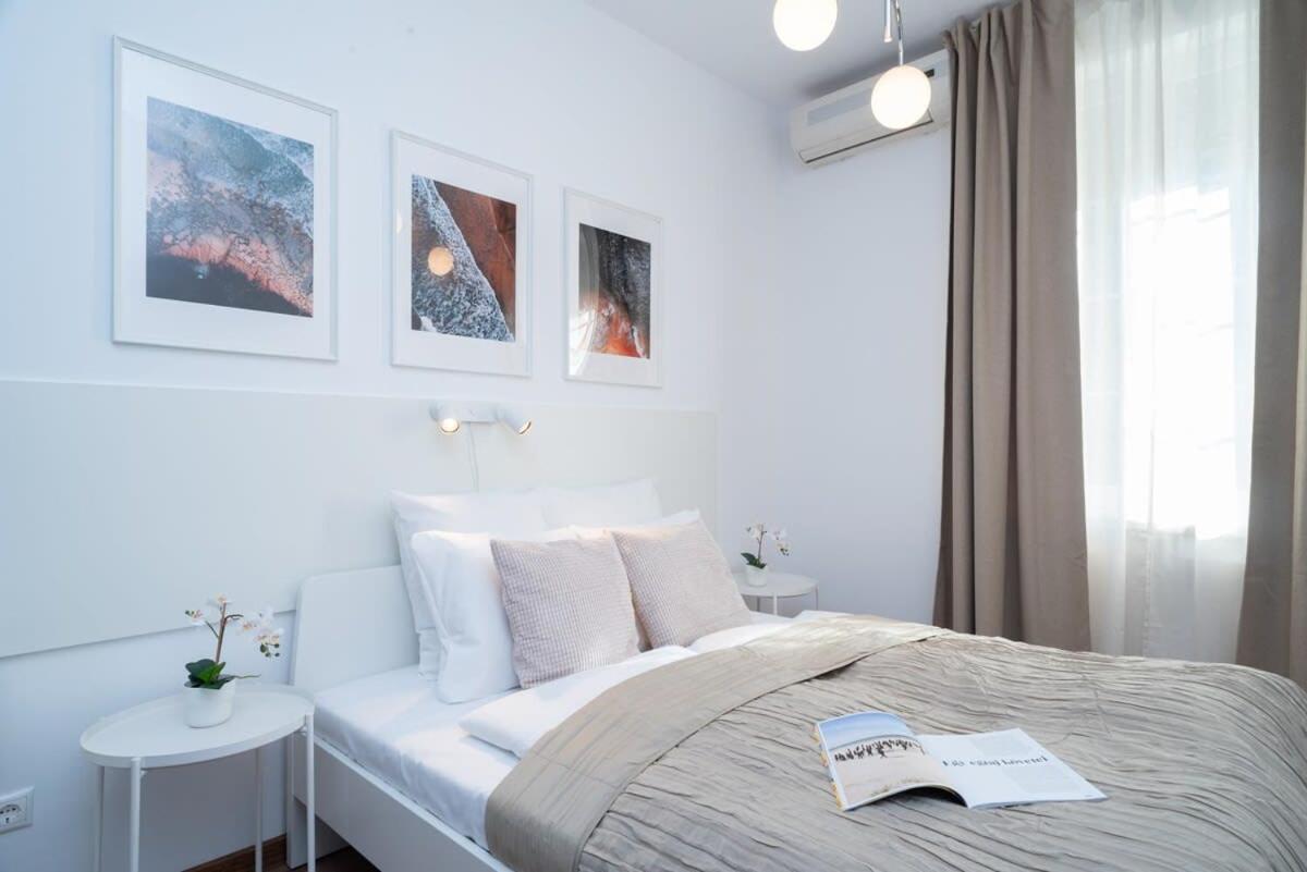Stylish Under The Buda Castle Apartment *